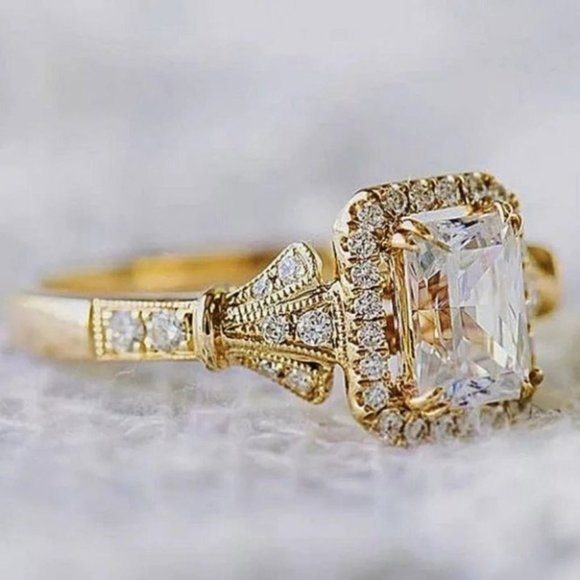 new Gold Plated Shiny CZ Stone Ring - Picture 2 of 3